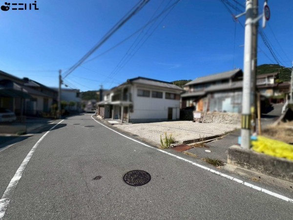 相生市那波西本町、土地の前面道路を含む現地写真画像です