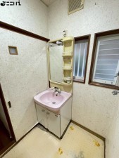 相生市那波野、中古一戸建ての洗面画像です