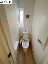 相生市那波野、新築一戸建てのトイレ画像です