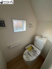 相生市那波野、新築一戸建てのトイレ画像です