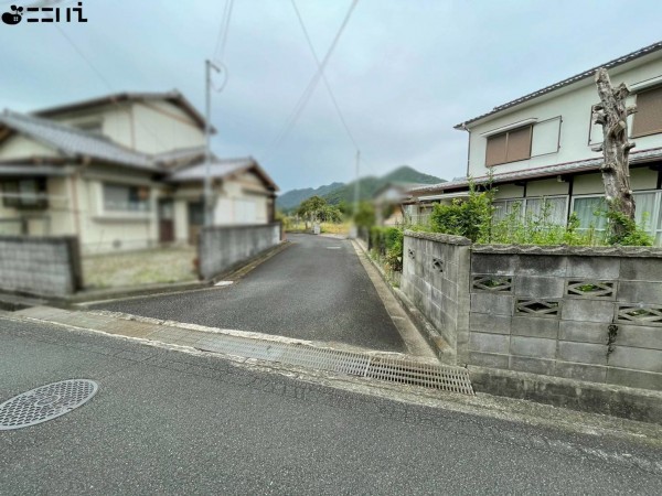 たつの市新宮町井野原、土地の前面道路を含む現地写真画像です