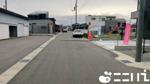 姫路市網干区高田、新築一戸建ての前面道路を含む現地写真画像です