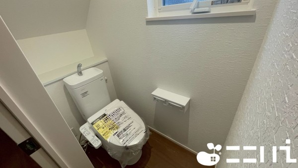 姫路市網干区高田、新築一戸建てのトイレ画像です
