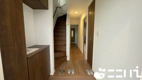 姫路市網干区高田、新築一戸建ての玄関画像です