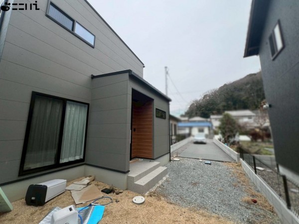 揖保郡太子町東保、中古一戸建ての外観画像です