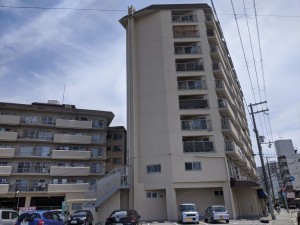姫路市車崎、マンションの外観画像です