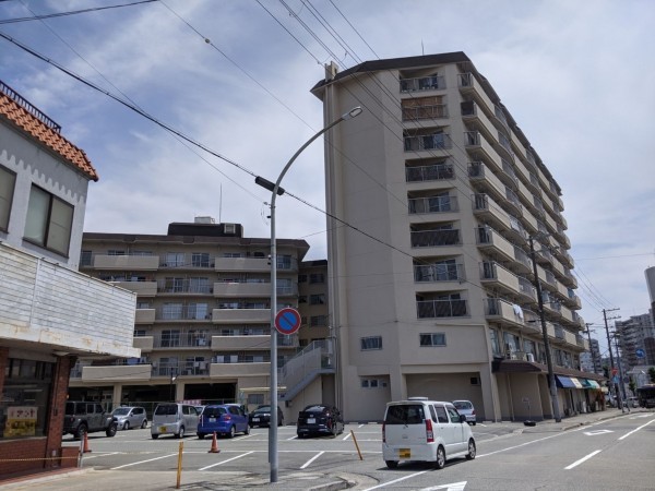 姫路市車崎、マンションの外観画像です