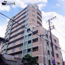 姫路市安田、マンションの画像です