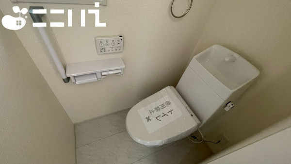 姫路市白浜町、新築一戸建てのトイレ画像です