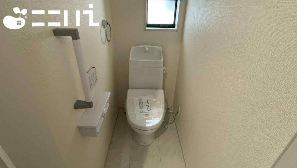姫路市白浜町、新築一戸建てのトイレ画像です