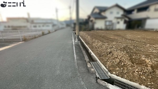 たつの市神岡町横内、土地の前面道路を含む現地写真画像です