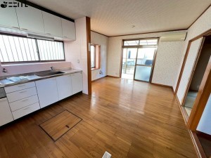 たつの市龍野町片山、中古一戸建ての居間画像です