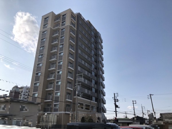 姫路市安田、マンションの外観画像です