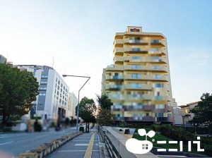 姫路市三左衛門堀西の町、マンションの外観画像です