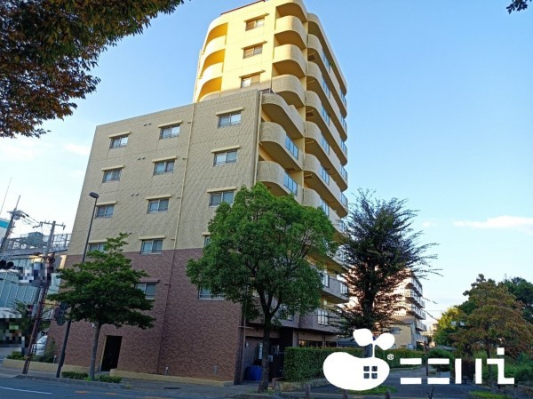 姫路市三左衛門堀西の町、マンションの外観画像です