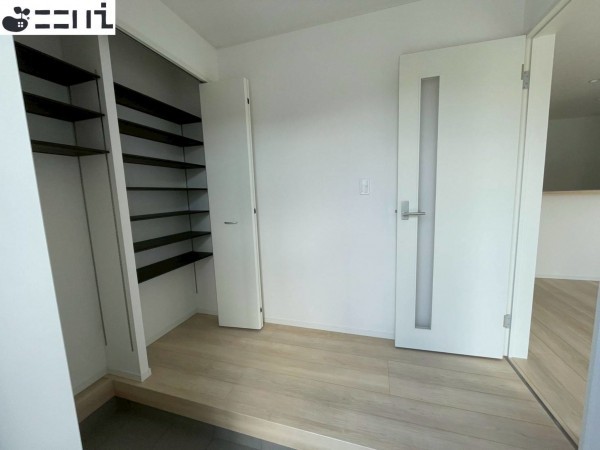 たつの市新宮町井野原、新築一戸建ての玄関画像です