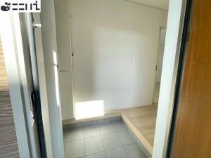 たつの市新宮町井野原、新築一戸建ての玄関画像です