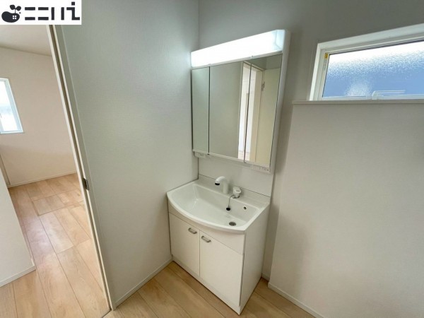 たつの市新宮町井野原、新築一戸建ての洗面画像です