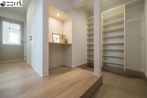 たつの市龍野町末政、新築一戸建ての玄関画像です