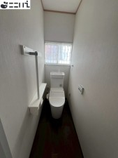 揖保郡太子町東南、中古一戸建てのトイレ画像です