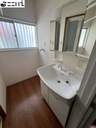 揖保郡太子町東南、中古一戸建ての洗面画像です