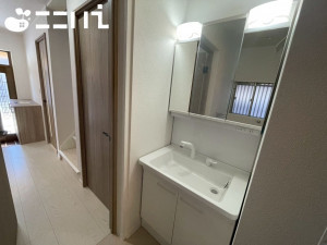 姫路市広畑区蒲田、中古一戸建ての洗面画像です