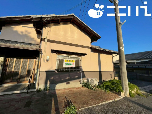 姫路市網干区津市場、中古一戸建ての外観画像です
