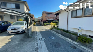 姫路市網干区浜田、中古一戸建ての前面道路を含む現地写真画像です