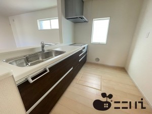 姫路市網干区余子浜、中古一戸建てのキッチン画像です