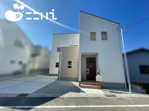 姫路市網干区余子浜、中古一戸建ての外観画像です