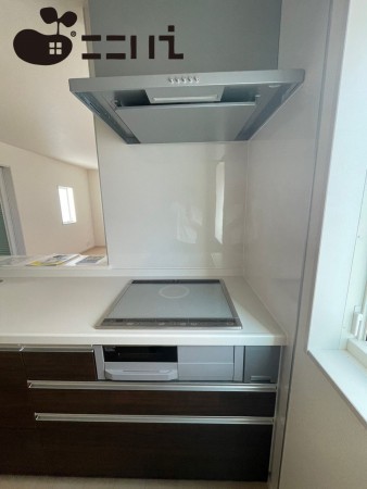 姫路市網干区余子浜、中古一戸建てのキッチン画像です