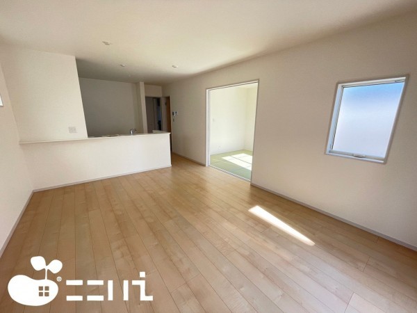 姫路市網干区余子浜、中古一戸建ての居間画像です