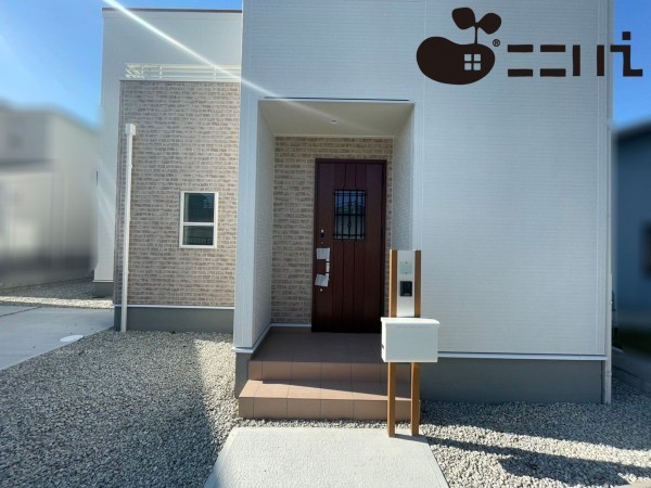 姫路市網干区余子浜、中古一戸建ての外観画像です