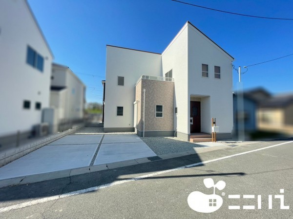 姫路市網干区余子浜、中古一戸建ての外観画像です