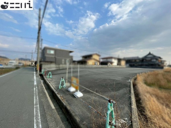 揖保郡太子町塚森、土地の前面道路を含む現地写真画像です