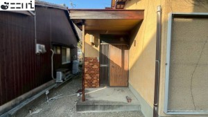 揖保郡太子町鵤、中古一戸建ての玄関画像です