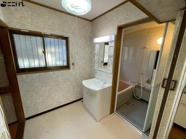 たつの市神岡町東觜崎、中古一戸建ての洗面画像です