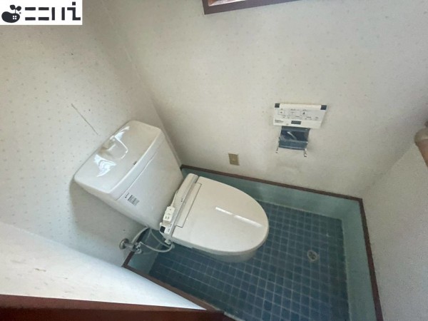 たつの市揖保川町片島、中古一戸建てのトイレ画像です
