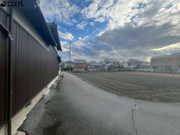 たつの市揖保町真砂、土地の前面道路を含む現地写真画像です