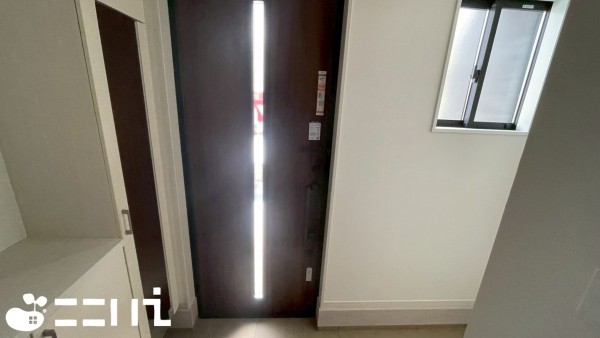 姫路市網干区垣内西町、新築一戸建ての玄関画像です