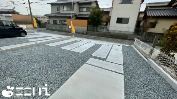 姫路市網干区垣内西町、新築一戸建ての駐車場画像です