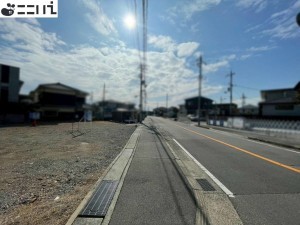 揖保郡太子町馬場、土地の前面道路を含む現地写真画像です