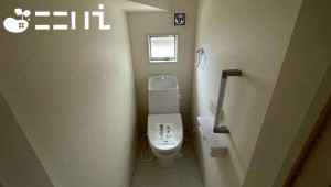 姫路市伊伝居、新築一戸建てのトイレ画像です