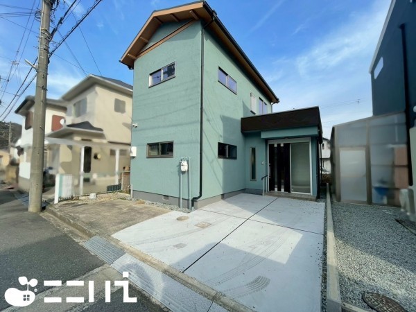 姫路市広畑区小坂、中古一戸建ての外観画像です