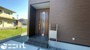 姫路市青山、新築一戸建ての玄関画像です