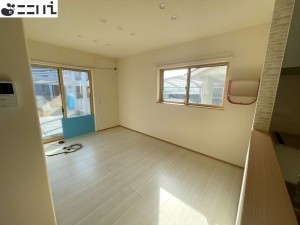 たつの市御津町苅屋、中古一戸建ての居間画像です