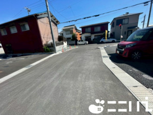 姫路市勝原区山戸、新築一戸建ての前面道路を含む現地写真画像です