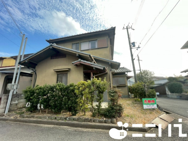 姫路市飾東町、中古一戸建ての外観画像です
