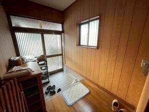 姫路市下手野、中古一戸建ての玄関画像です