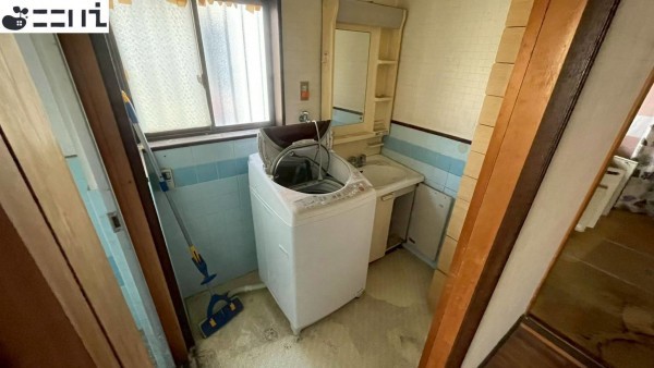 揖保郡太子町東出、中古一戸建ての洗面画像です